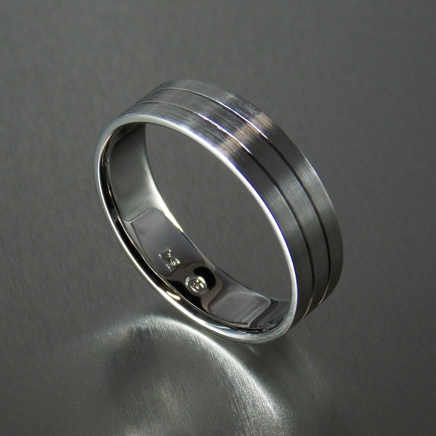 Palladium grooved band