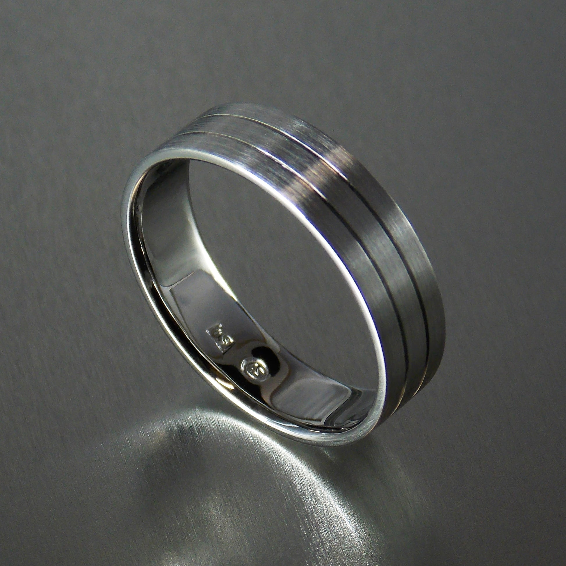 Palladium grooved band