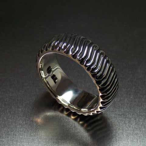Oxidized silver traction ring 